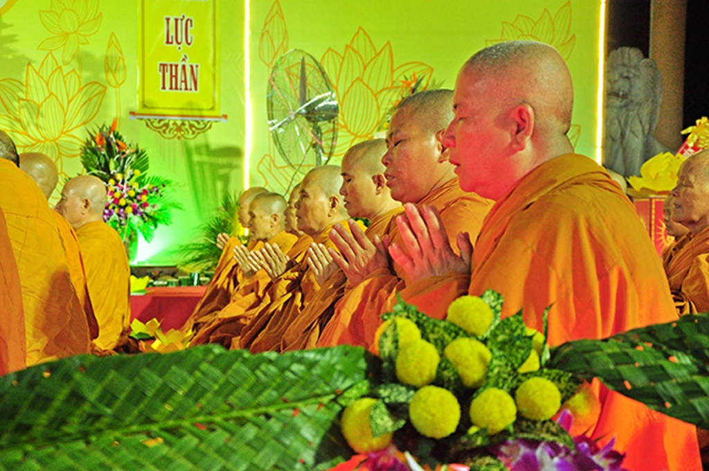 Đêm thắp nến cầu nguyện mùa Vu Lan báo hiếu