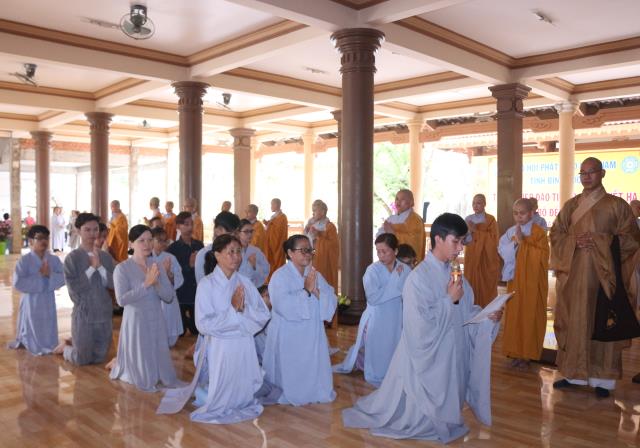 Bình Dương: Nét đẹp sớt bát mùa an cư