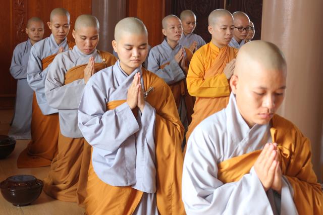 Bình Dương: Nét đẹp sớt bát mùa an cư
