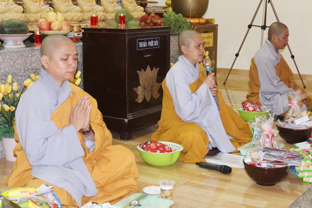 Bình Dương: Nét đẹp sớt bát mùa an cư