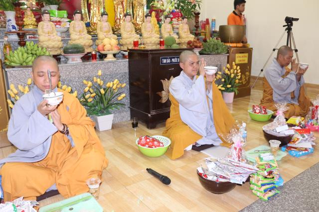 Bình Dương: Nét đẹp sớt bát mùa an cư