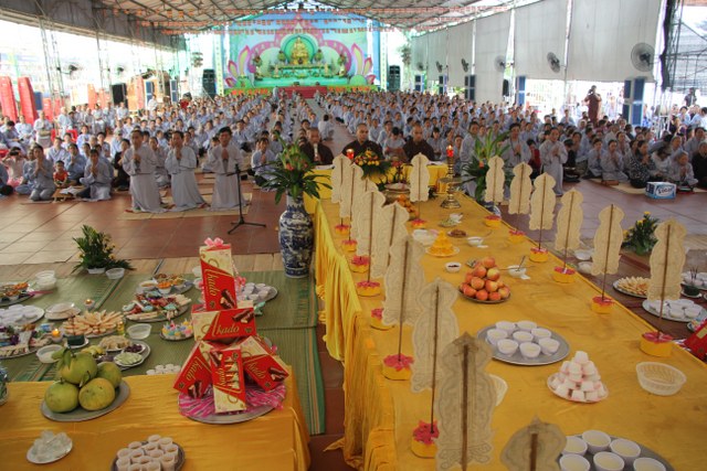 Thái Bình: Đại lễ Vu Lan tại chùa Từ Xuyên (ngày thứ nhất)