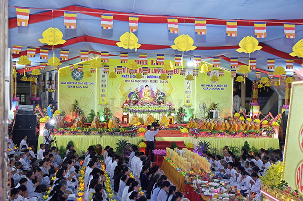 Đêm thắp nến cầu nguyện mùa Vu Lan báo hiếu