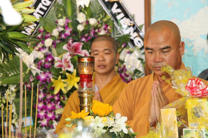 Đồng Tháp: Các đoàn viếng tang cố HT. Thích Thiện Tâm