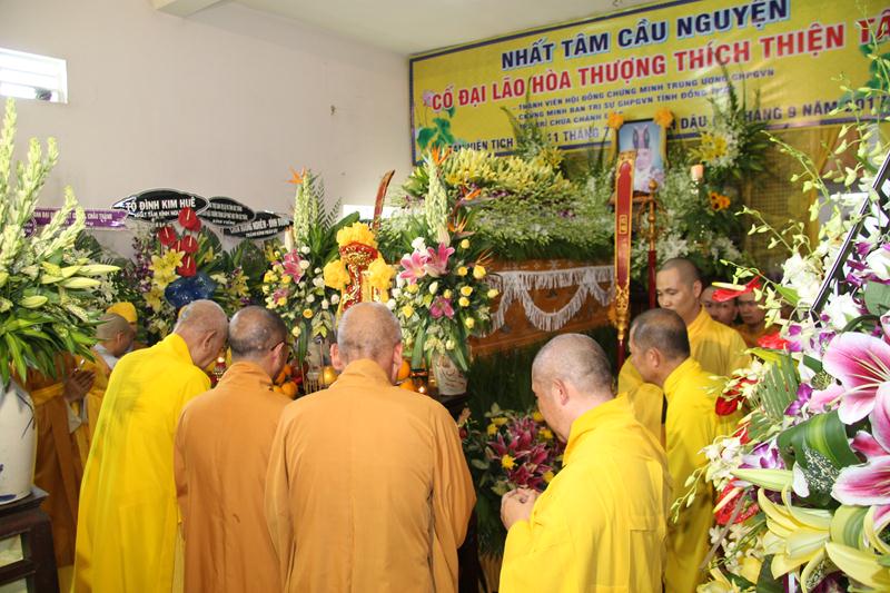 Đồng Tháp: Các đoàn viếng tang cố HT. Thích Thiện Tâm
