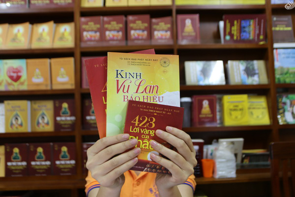 Thư mời thỉnh kinh “Kinh Vu- Lan Báo Hiếu” và “Kinh Pháp Cú – 423 Lời Vàng Của Đức Phật”