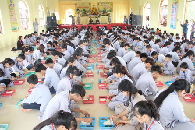 Thái Bình: Chùa Hoằng Văn mở khóa tu “Ươm mầm Phật pháp”