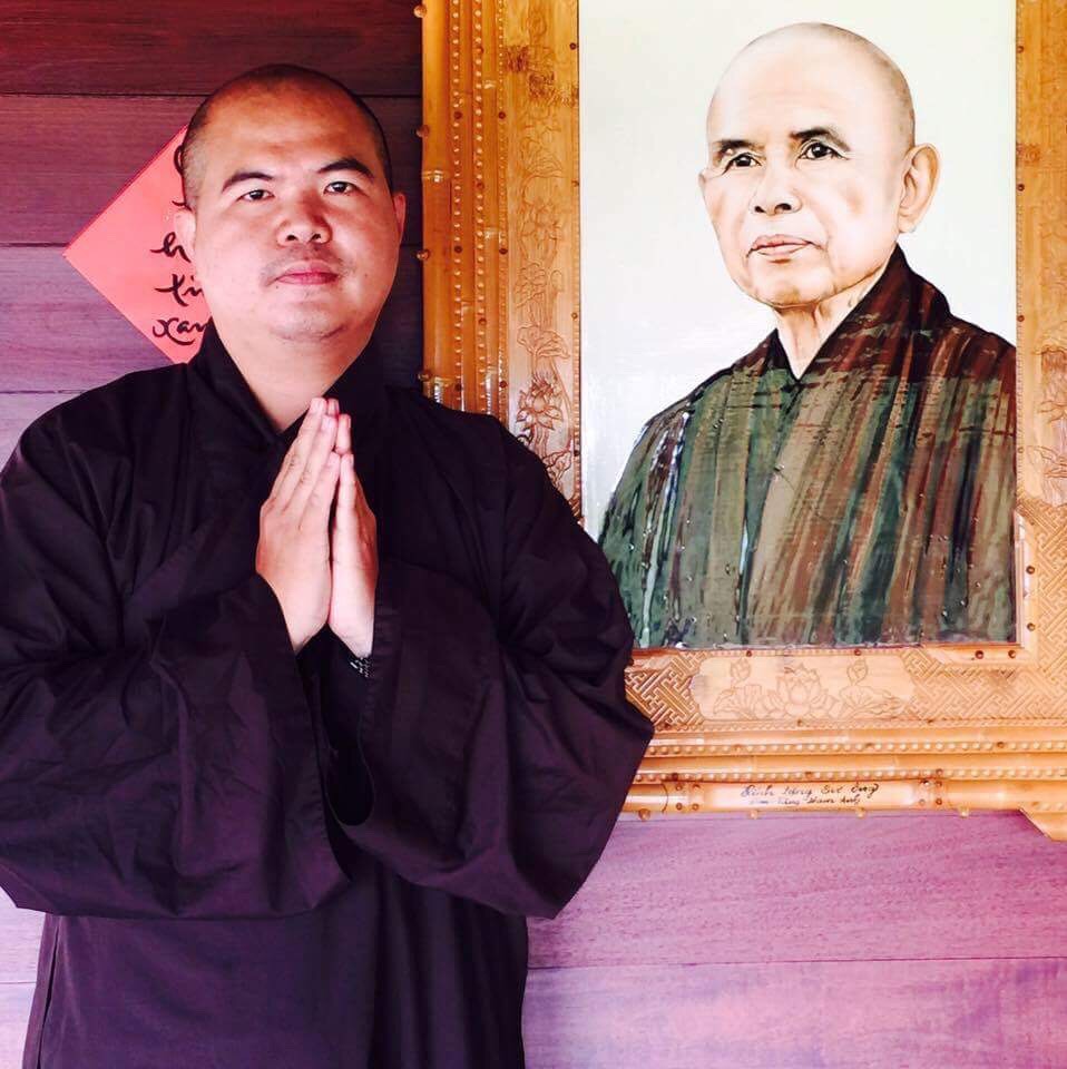 Làng Mai: Đã nhiều bàn chân trên mặt đất này