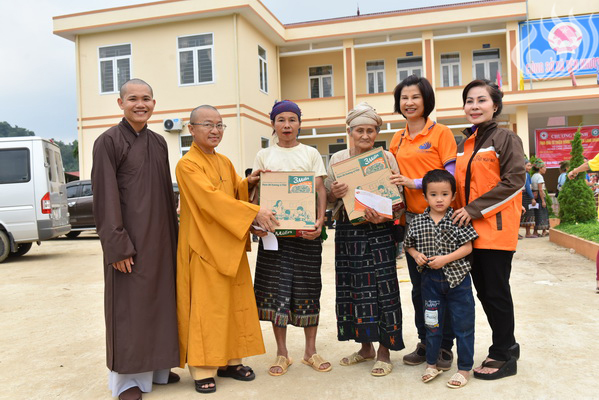 Tổng kết chương trình cứu trợ khẩn cấp cho đồng bào bị ảnh hưởng bởi lũ lụt tại Hòa Bình và Thanh Hóa (C127)