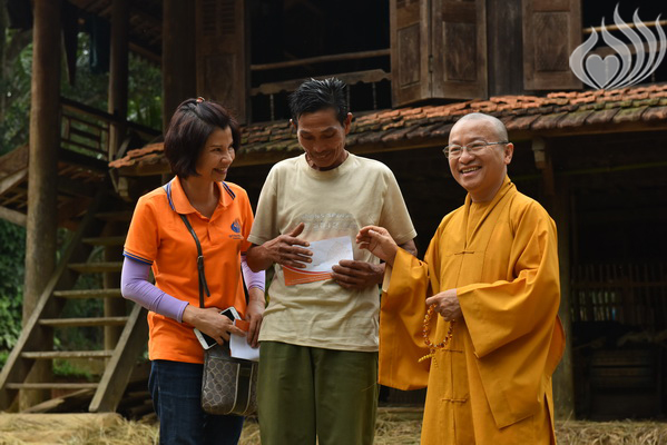 Tổng kết chương trình cứu trợ khẩn cấp cho đồng bào bị ảnh hưởng bởi lũ lụt tại Hòa Bình và Thanh Hóa (C127)