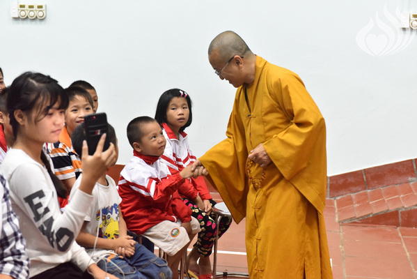 Tổng kết chương trình cứu trợ khẩn cấp cho đồng bào bị ảnh hưởng bởi lũ lụt tại Hòa Bình và Thanh Hóa (C127)