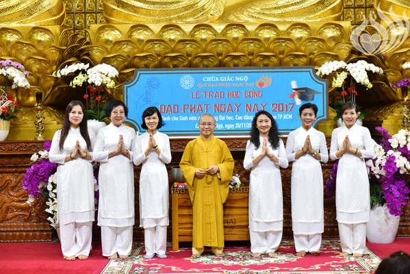 Tổng kết Lễ “Trao tặng học bổng ĐPNN 2017 dành cho sinh viên các trường  Đại học, Cao đẳng tại TP. HCM” - C128