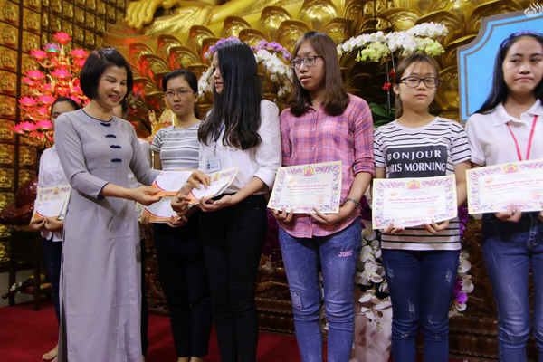 Tổng kết Lễ “Trao tặng học bổng ĐPNN 2017 dành cho sinh viên các trường  Đại học, Cao đẳng tại TP. HCM” - C128