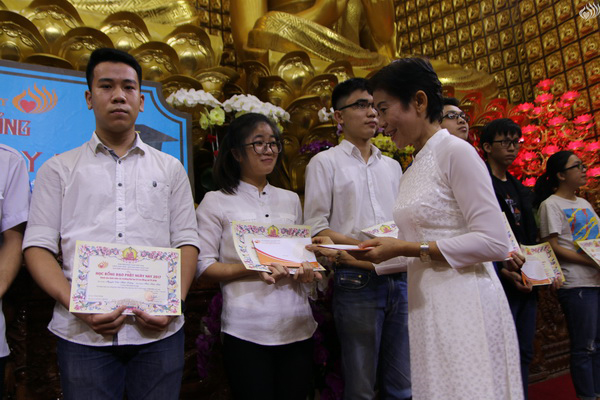 Tổng kết Lễ “Trao tặng học bổng ĐPNN 2017 dành cho sinh viên các trường  Đại học, Cao đẳng tại TP. HCM” - C128
