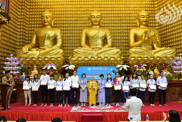 Tổng kết Lễ “Trao tặng học bổng ĐPNN 2017 dành cho sinh viên các trường  Đại học, Cao đẳng tại TP. HCM” - C128