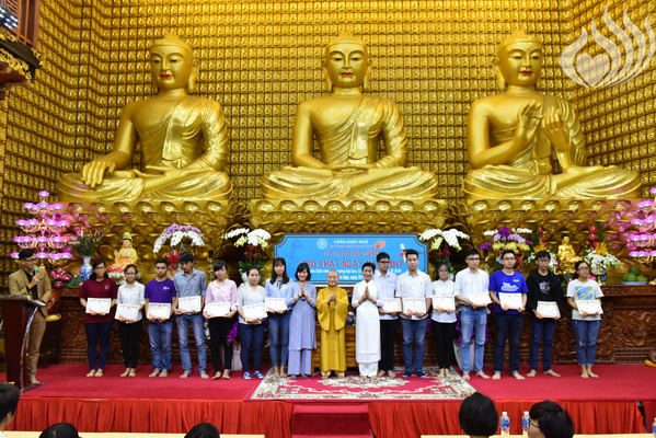 Tổng kết Lễ “Trao tặng học bổng ĐPNN 2017 dành cho sinh viên các trường  Đại học, Cao đẳng tại TP. HCM” - C128