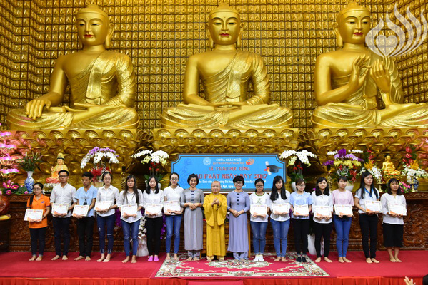 Tổng kết Lễ “Trao tặng học bổng ĐPNN 2017 dành cho sinh viên các trường  Đại học, Cao đẳng tại TP. HCM” - C128