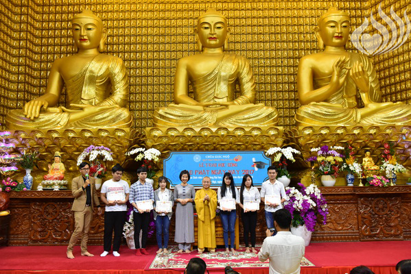 Tổng kết Lễ “Trao tặng học bổng ĐPNN 2017 dành cho sinh viên các trường  Đại học, Cao đẳng tại TP. HCM” - C128