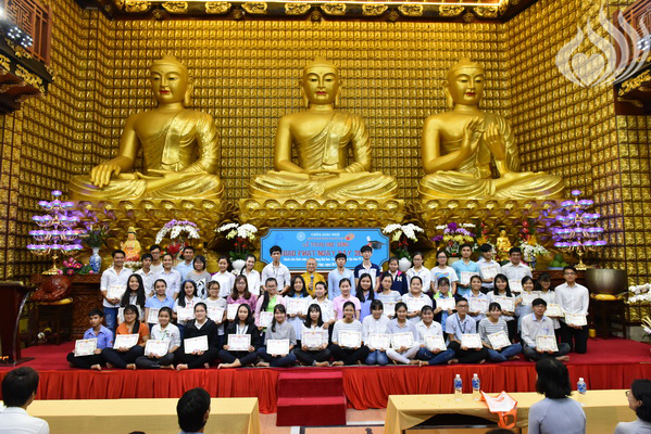 Tổng kết Lễ “Trao tặng học bổng ĐPNN 2017 dành cho sinh viên các trường  Đại học, Cao đẳng tại TP. HCM” - C128