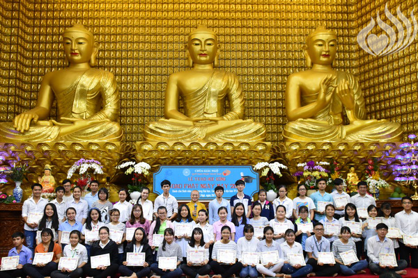 Tổng kết Lễ “Trao tặng học bổng ĐPNN 2017 dành cho sinh viên các trường  Đại học, Cao đẳng tại TP. HCM” - C128