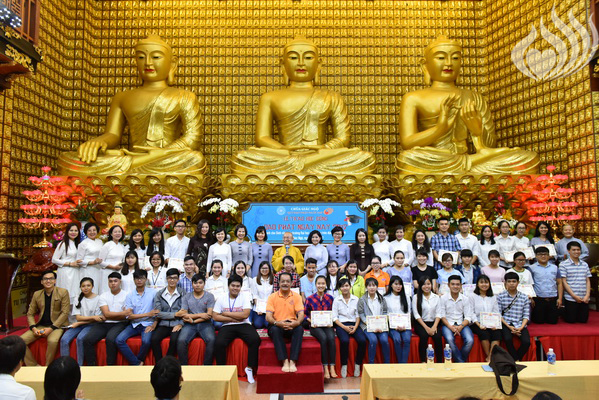 Tổng kết Lễ “Trao tặng học bổng ĐPNN 2017 dành cho sinh viên các trường  Đại học, Cao đẳng tại TP. HCM” - C128
