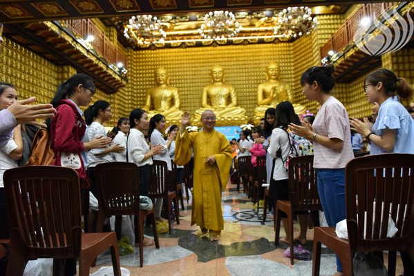 Tổng kết Lễ “Trao tặng học bổng ĐPNN 2017 dành cho sinh viên các trường  Đại học, Cao đẳng tại TP. HCM” - C128
