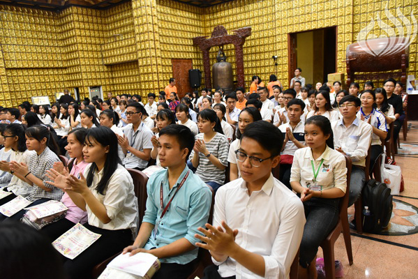 Tổng kết Lễ “Trao tặng học bổng ĐPNN 2017 dành cho sinh viên các trường  Đại học, Cao đẳng tại TP. HCM” - C128