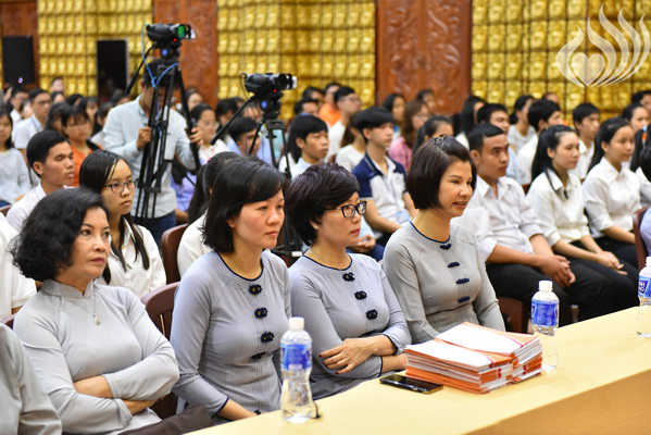 Tổng kết Lễ “Trao tặng học bổng ĐPNN 2017 dành cho sinh viên các trường  Đại học, Cao đẳng tại TP. HCM” - C128