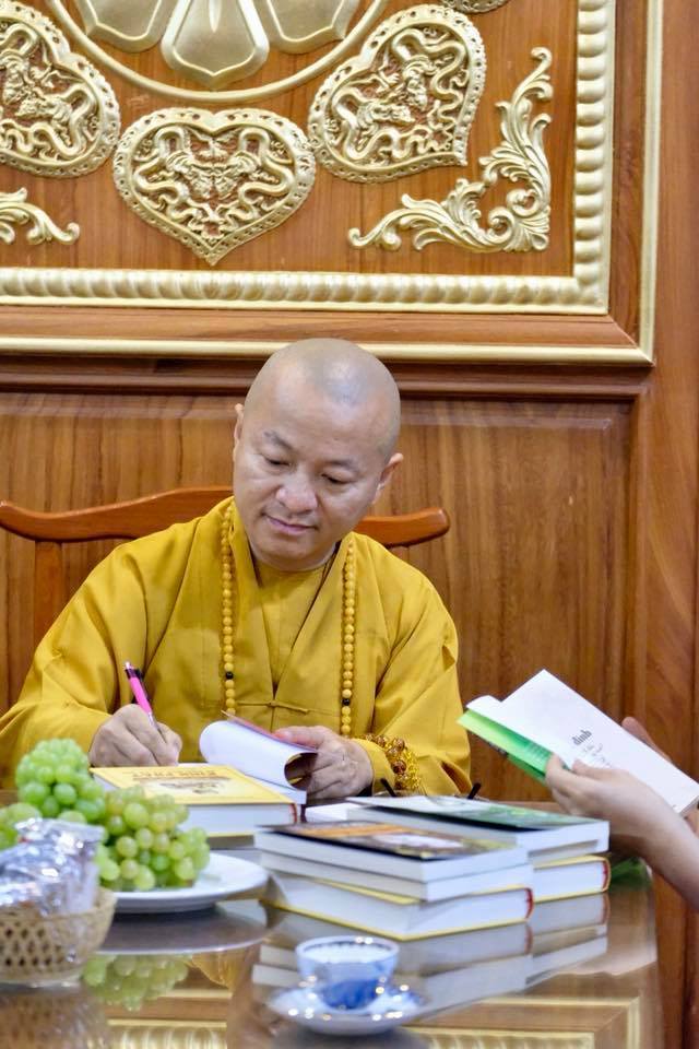 Lễ ra mắt bộ sách và tọa đàm: Tháo dây oan trái, Giữ đời thong dong tại chùa Giác Ngộ