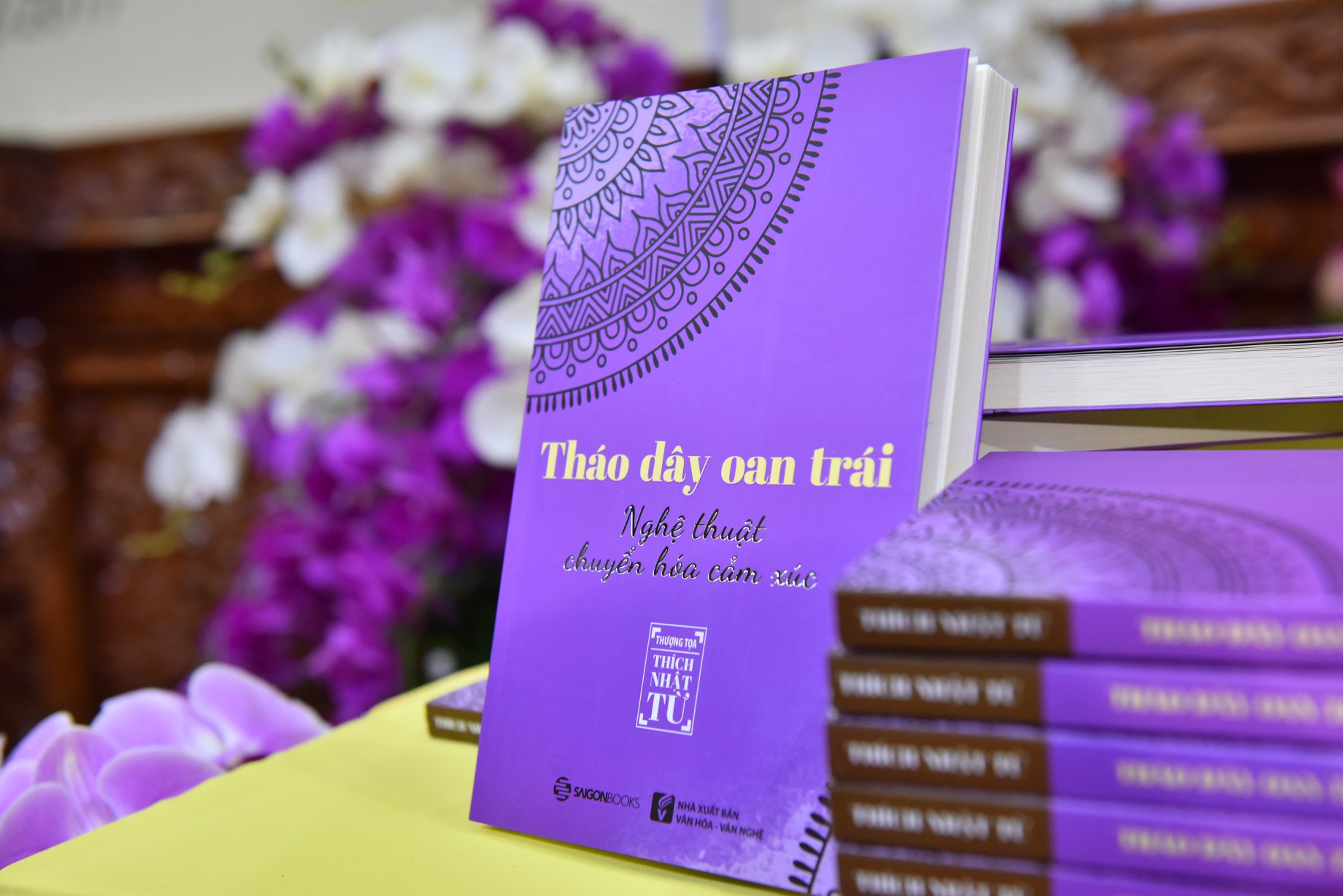 Lễ ra mắt bộ sách và tọa đàm: Tháo dây oan trái, Giữ đời thong dong tại chùa Giác Ngộ