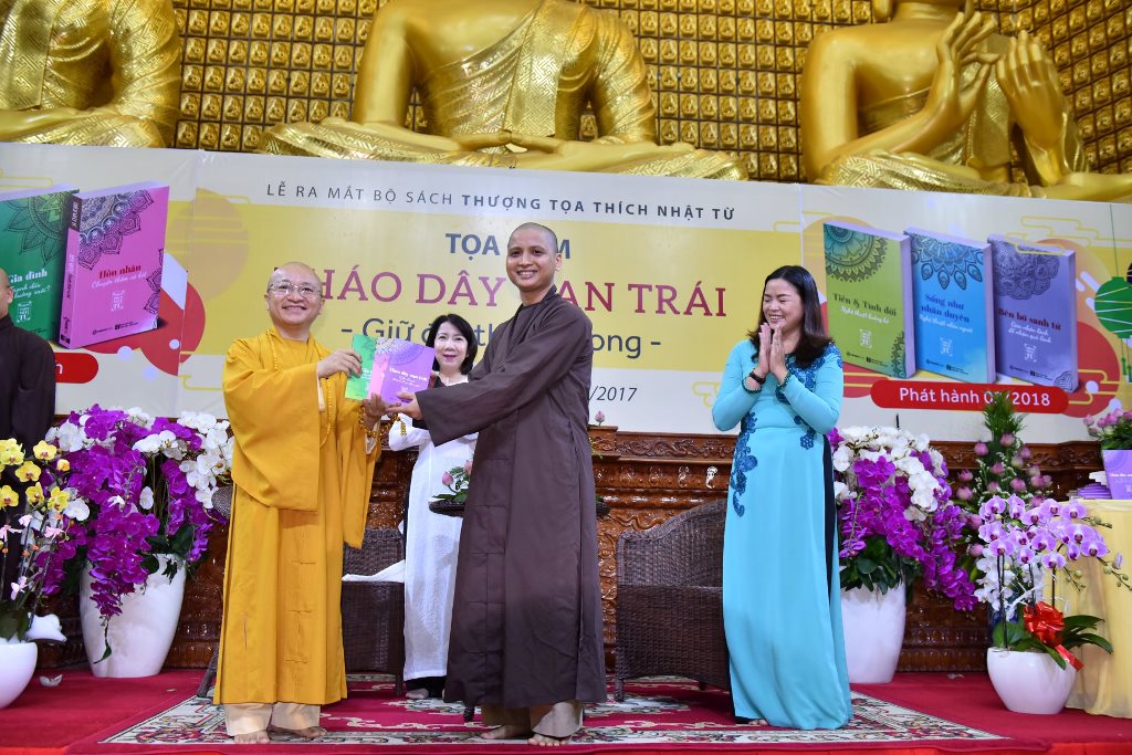 Lễ ra mắt bộ sách và tọa đàm: Tháo dây oan trái, Giữ đời thong dong tại chùa Giác Ngộ