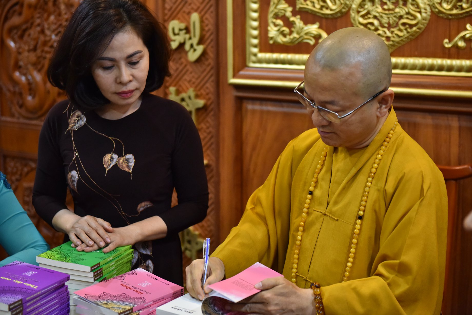 Lễ ra mắt bộ sách và tọa đàm: Tháo dây oan trái, Giữ đời thong dong tại chùa Giác Ngộ