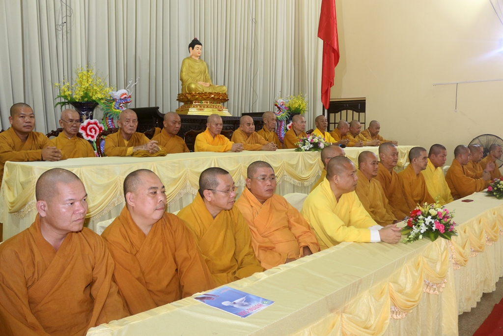 Chùm ảnh: Cúng dường Chư Tôn đức Tăng Ni tỉnh Bình Dương.