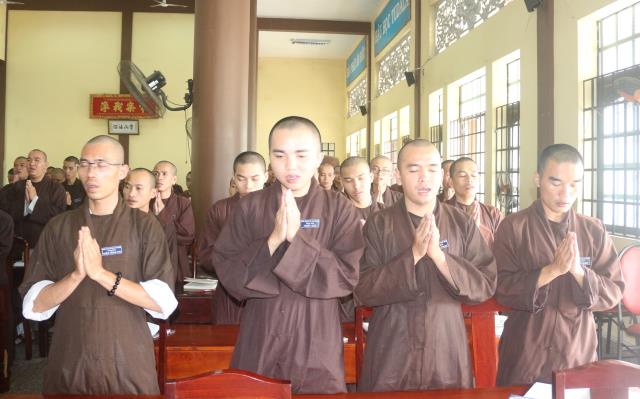 Bình Dương: Lễ trao học bổng cho các Tăng Ni sinh Trường TCPH tỉnh Bình Dương.