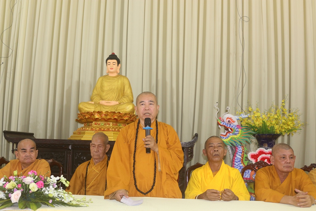 Chùm ảnh: Cúng dường Chư Tôn đức Tăng Ni tỉnh Bình Dương.