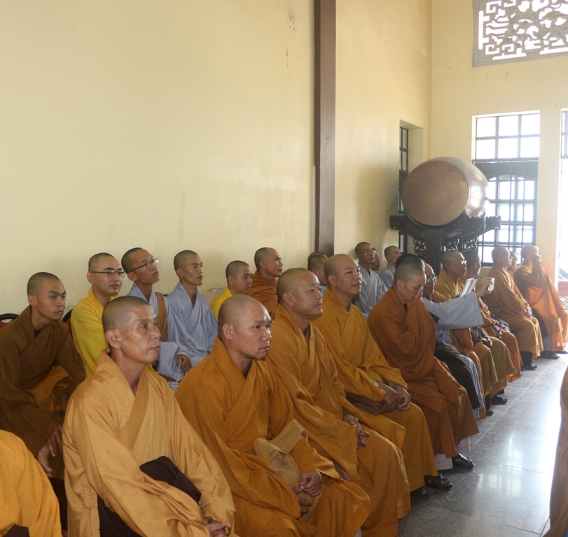 Chùm ảnh: Cúng dường Chư Tôn đức Tăng Ni tỉnh Bình Dương.