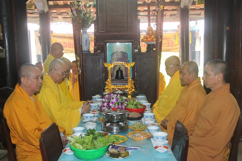 Đồng Tháp: Lễ Huý kỵ cố HT.Thích Thiện Chánh