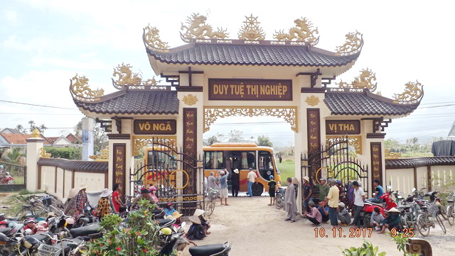Chùa Phước Viên và Lâm Quang tặng quà từ thiện