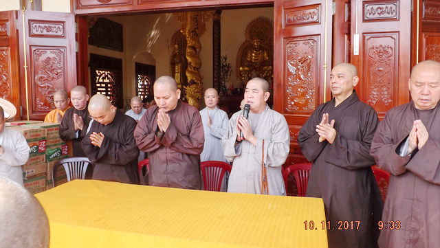 Chùa Phước Viên và Lâm Quang tặng quà từ thiện