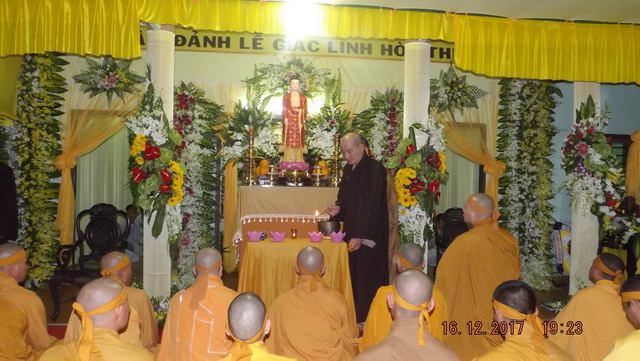 Đêm thắp nến tri ân tưởng niệm cố HT.Thích Ngộ Trí tại chùa Trường Thọ