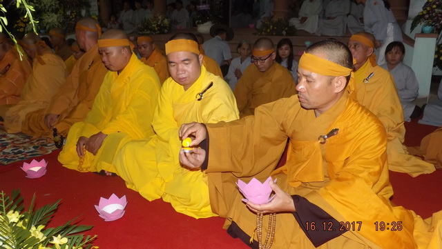 Đêm thắp nến tri ân tưởng niệm cố HT.Thích Ngộ Trí tại chùa Trường Thọ