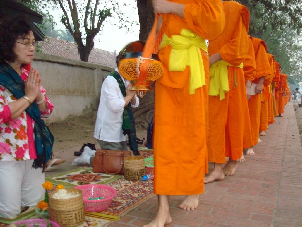 Người Phật tử trong vai trò hộ pháp và hoằng pháp