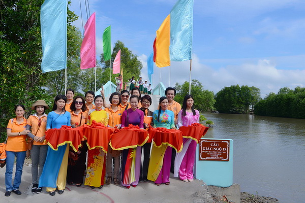 Tổng kết chương trình “Nhịp Cầu Yêu Thương” tại Cà Mau (C143)