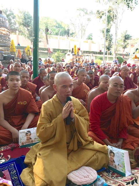 Ấn Độ: Trang nghiêm lễ cúng dường 1250 vị Tăng Ni tại Bồ Đề Đạo Tràng nhân tết Mậu Tuất