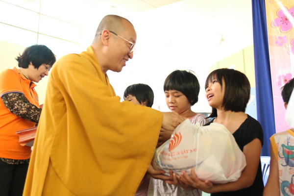 Tổng kết “Quà Tết Yêu Thương” cho Trẻ em tại Trung tâm Giáo dục dạy nghề Thiếu Niên TP.HCM (C149)