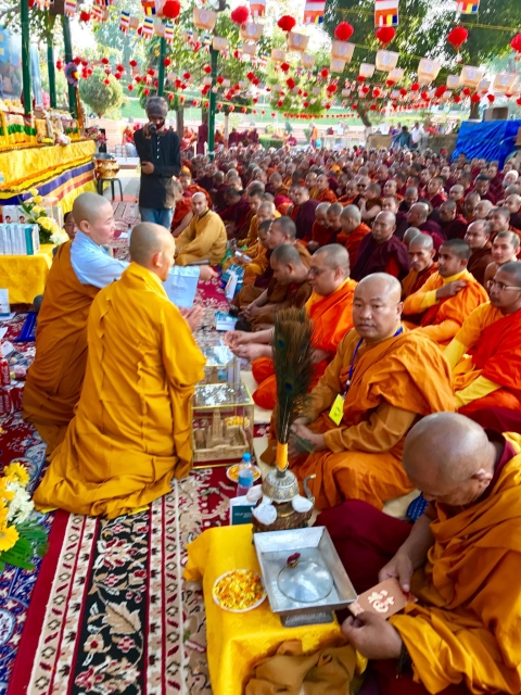 Ấn Độ: Trang nghiêm lễ cúng dường 1250 vị Tăng Ni tại Bồ Đề Đạo Tràng nhân tết Mậu Tuất