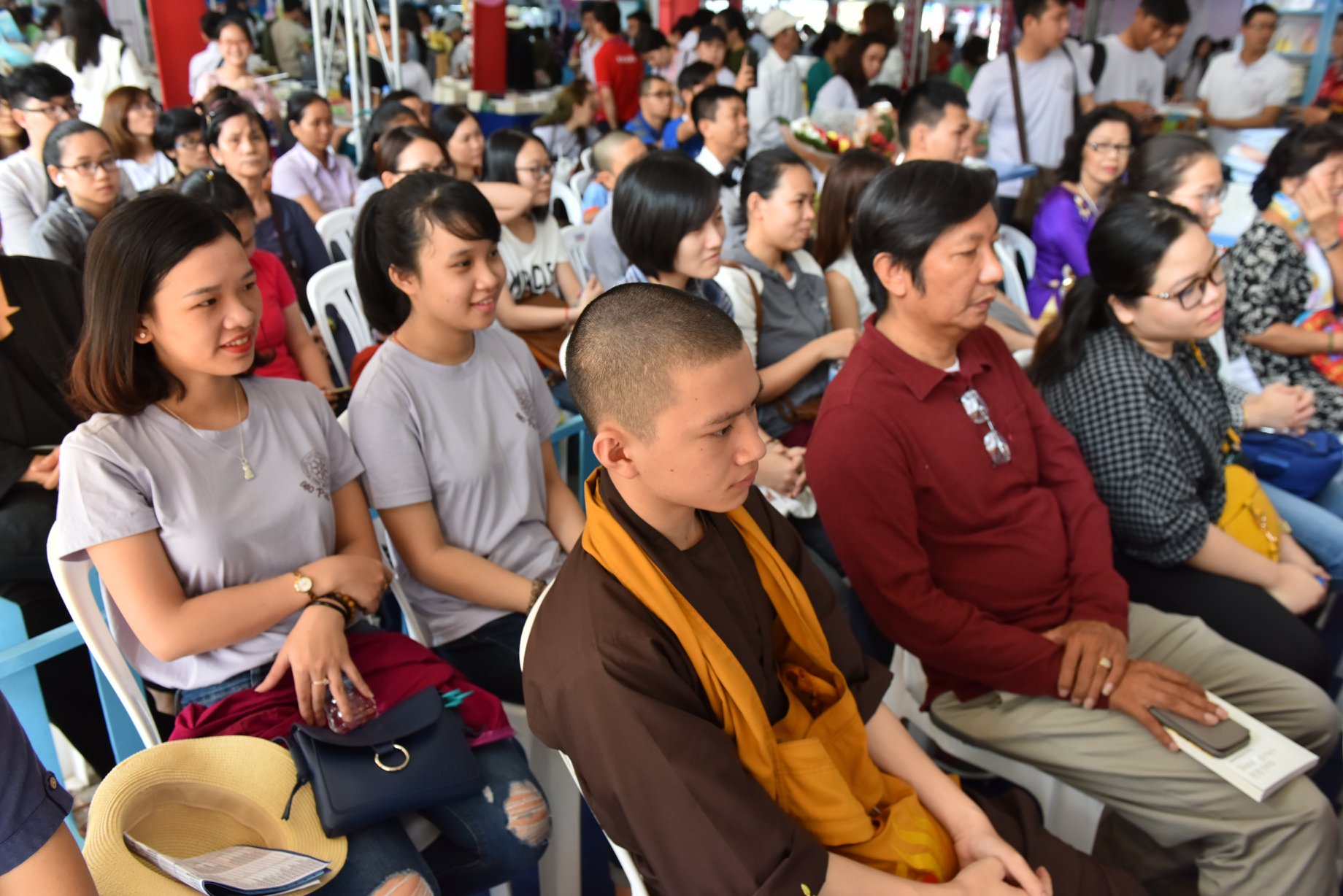 Giao lưu ra mắt sách “ Mở lối yêu thương’’ của Sư cô Thích Nữ Nhuận Bình, ngày 24-03-2018