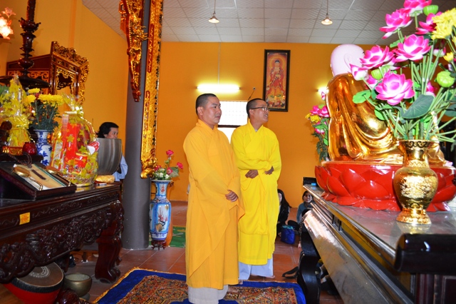 Trên 550 Phật tử Tổ đinh Nghĩa Phương hành hương thập tự đầu Xuân Mậu Tuất