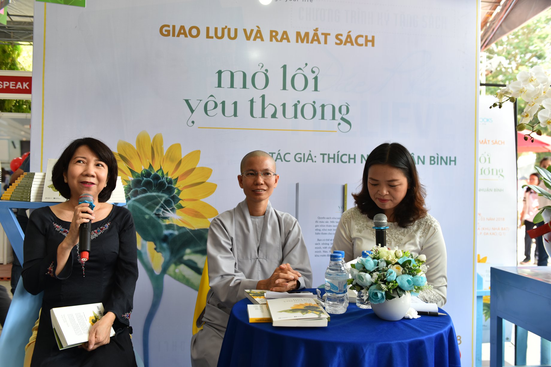 Giao lưu ra mắt sách “ Mở lối yêu thương’’ của Sư cô Thích Nữ Nhuận Bình, ngày 24-03-2018