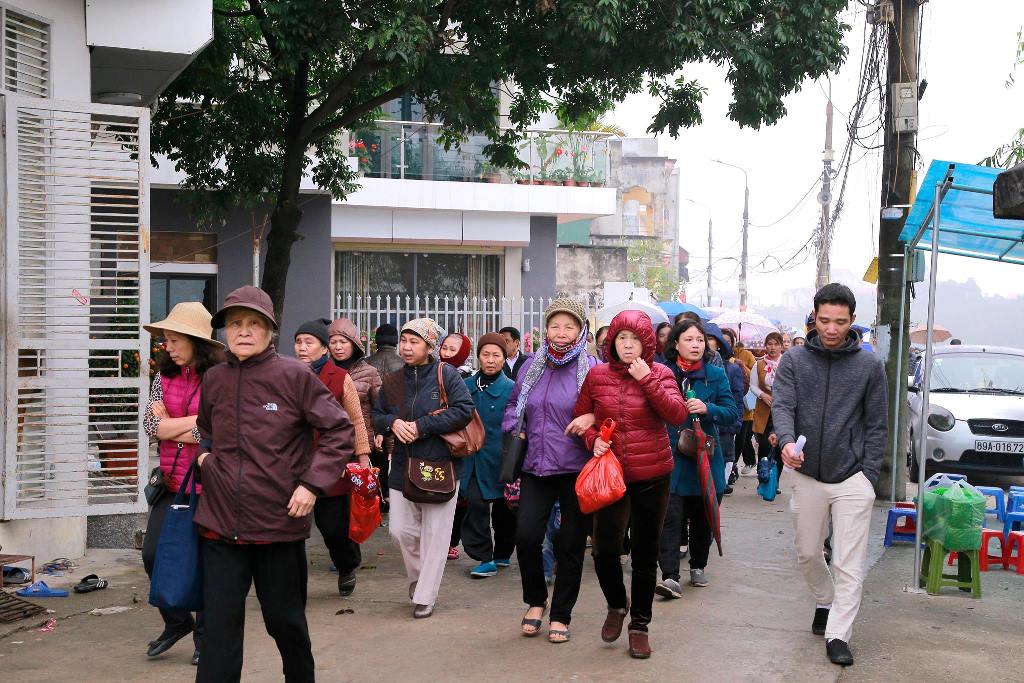 Hơn 10 ngàn người dụ lễ phóng sanh đầu năm